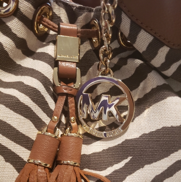 Gorgeous Safari Print MK - Picture 2 of 4